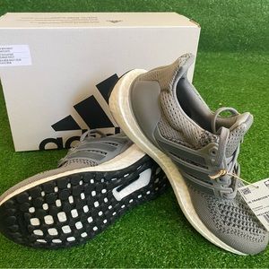 New Adidas Ultraboost 1.0 Kids Running Shoes 5 Youth Grey